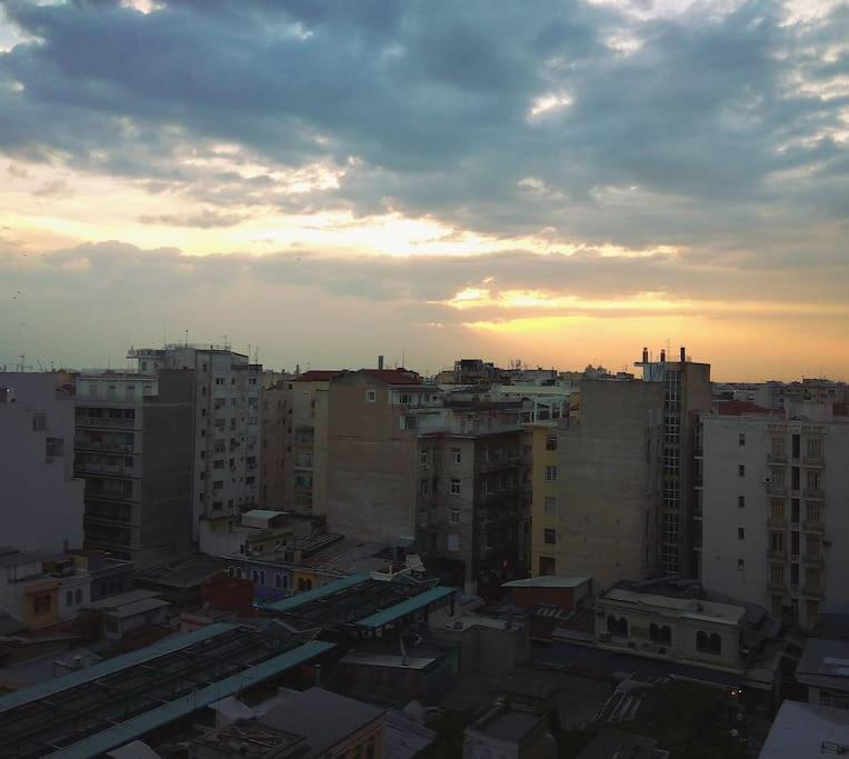 Tiny Loft Studio In The Heart Of Thessaloniki,17 Square Meters,On The Terrace Of The Building Buitenkant foto
